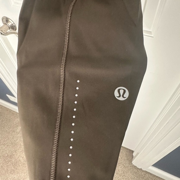 lululemon Fast and Free running tights olive green 5 pockets - Picture 2 of 4